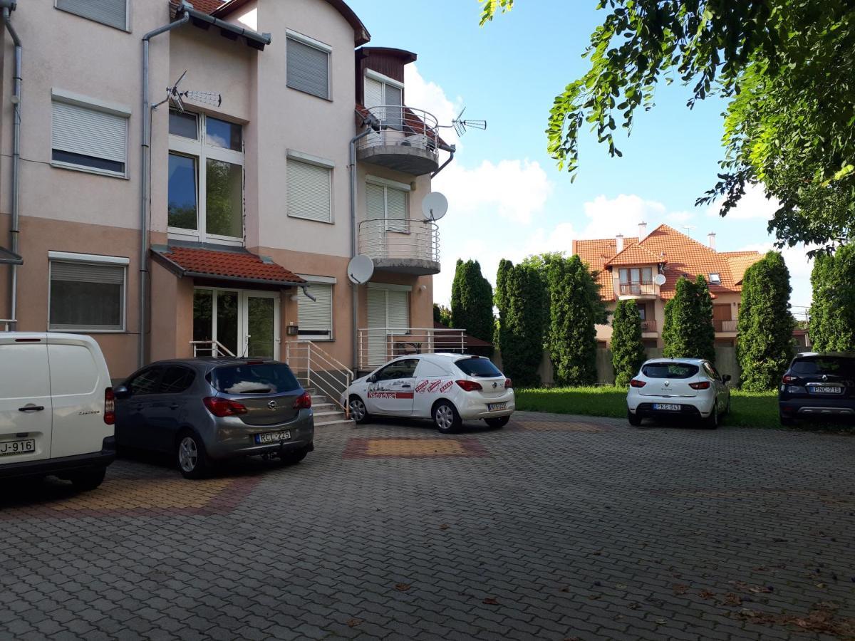 Katalin Apartman Hajdúszoboszló Exteriör bild